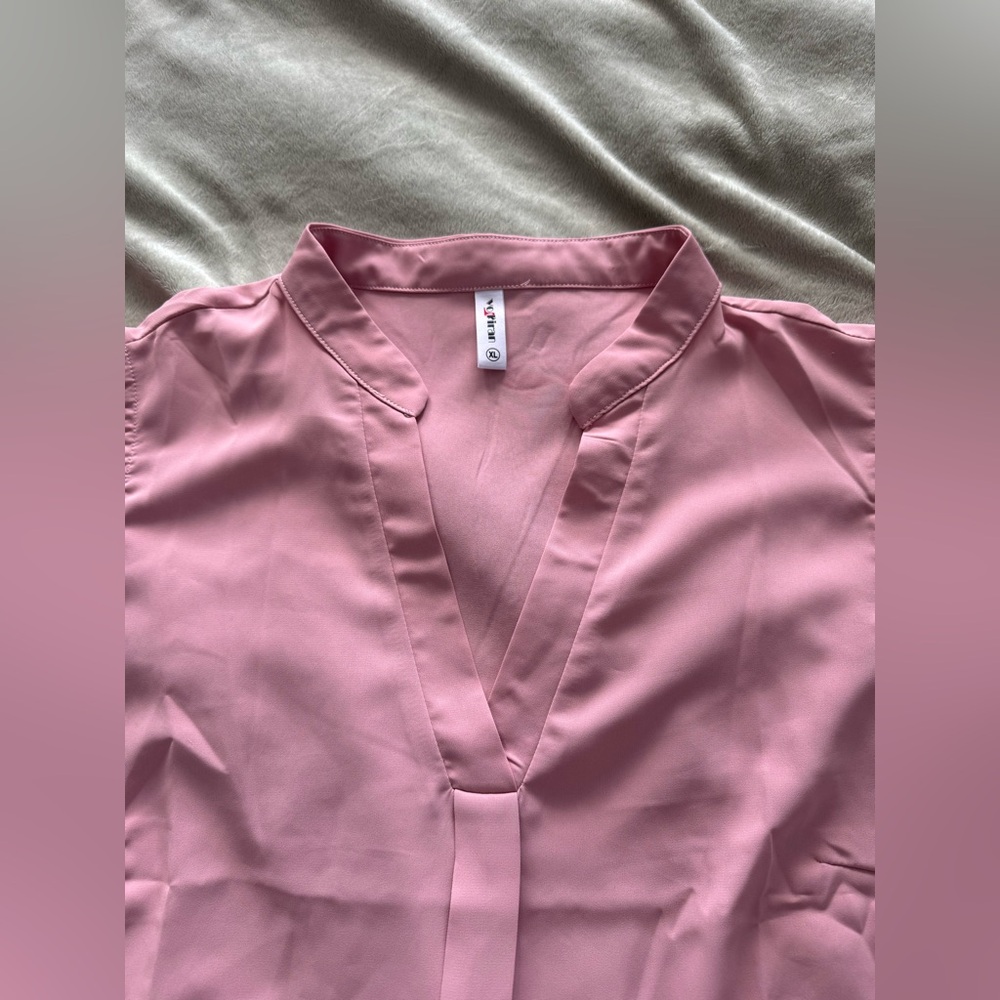 Chic V-Neck Blouse in Blush Pink